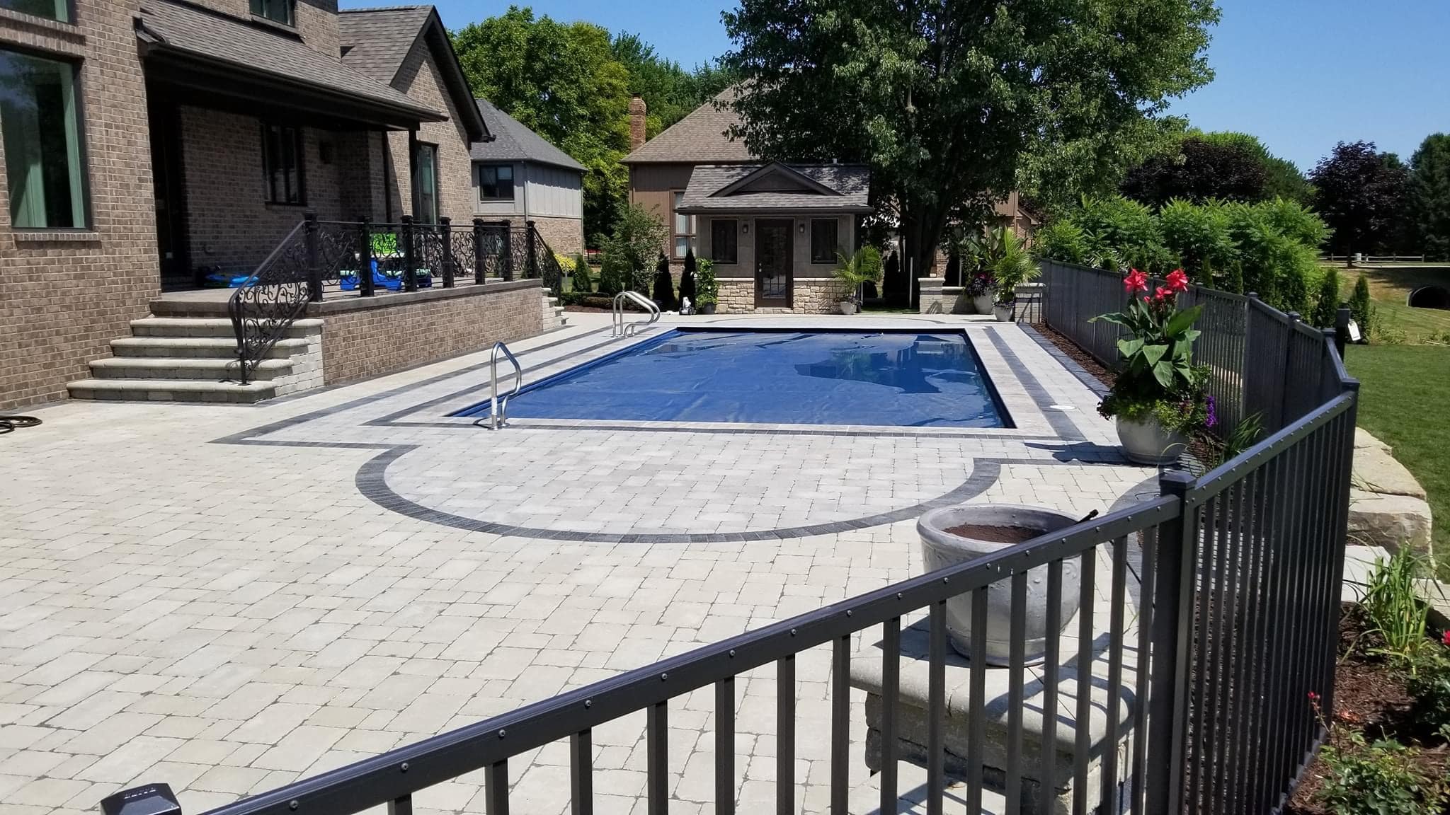 A Premier Pool and Hardscape Company | Earth Stones